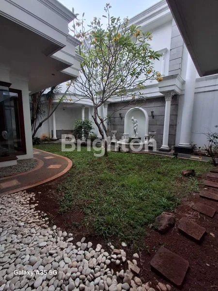 image RUMAH LUAS NYAMAN INTERCON TAMAN KEBUN JERUK JAKARTA BARAT (3)