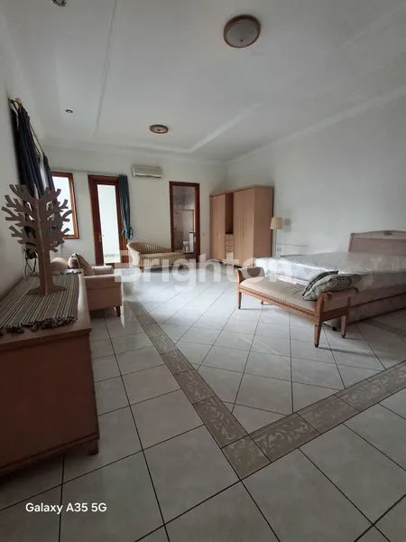 image RUMAH LUAS NYAMAN INTERCON TAMAN KEBUN JERUK JAKARTA BARAT (7)