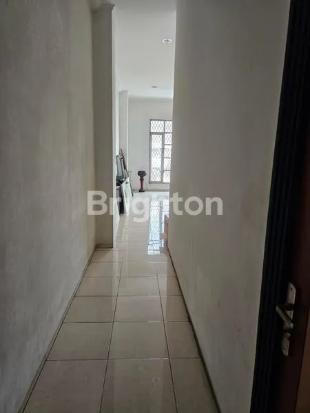 RUKO APOTEK MUWARDI 3 LANTAI STRATEGIS DI GROGOL, SIAP OPERASI