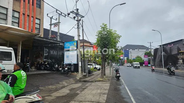 image RUKO 3 LANTAI DI JLN. DEWI SRI – LOKASI STRATEGIS SIAP HUNI ! (8)