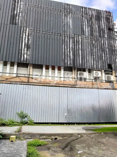 image  RUKO DI LOKASI STRATEGIS DI JLN. DEWI SRI, BALI (1)