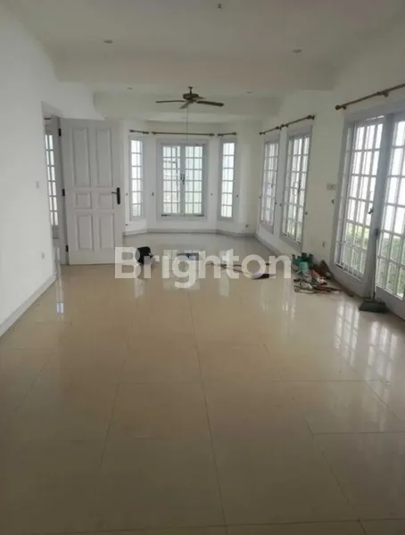 image RUMAH VICTORIA SIAP HUNI LINGKUNGAN HOMEY DEKAT PLASA MARINA, JEMURSARI (5)