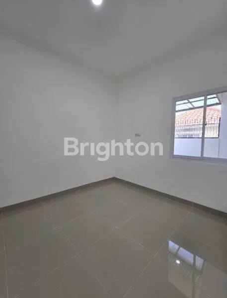 image RUMAH 2 LANTAI BAGUS DAN TERAWAT DI LEGENDA WISATA CIBUBUR  (3)