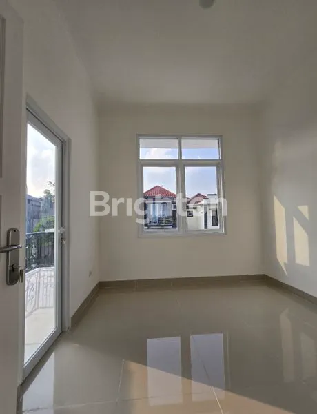 image RUMAH 2 LANTAI BAGUS DAN TERAWAT DI LEGENDA WISATA CIBUBUR  (2)