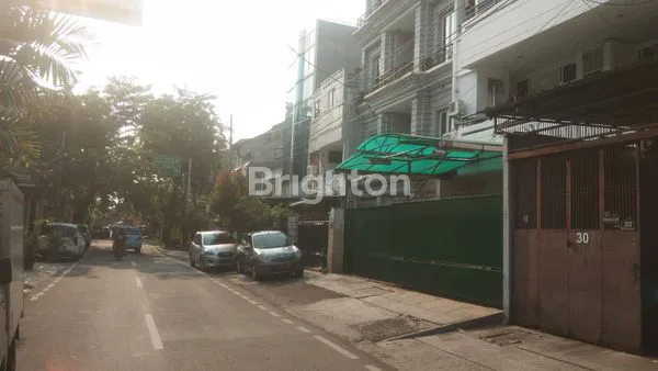 image DI JUAL RUMAH 4 LANTAI DI TAMAN SARI, SAWAH   JAKARTA BARAT  (5)