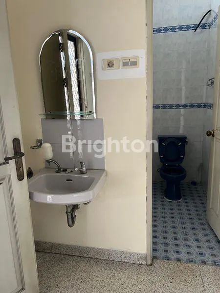 image RUMAH KOMPLEK GRENVILLE (8)