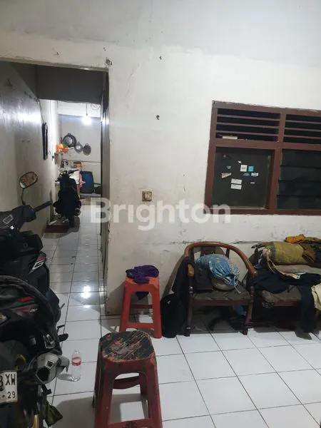 image RUMAH TUA PINGGIR JALAN PADEMANGAN UK 4.5X12 SHM AKSES JALAN LEBAR 2 MOBIL JAKARTA UTARA (2)