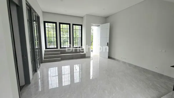 image RUMAH GREENWICH DI BSD CITY (1)