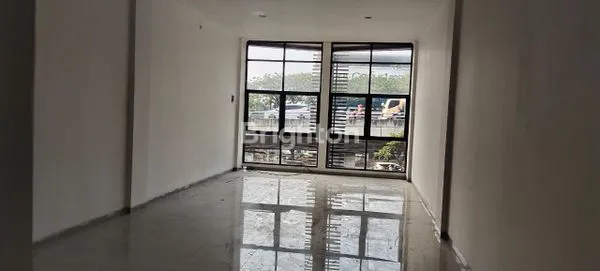 image RUKO 3 LANTAI SIAP PAKAI AREA KALIBANTENG KRAPYAK SEMARANG (7)