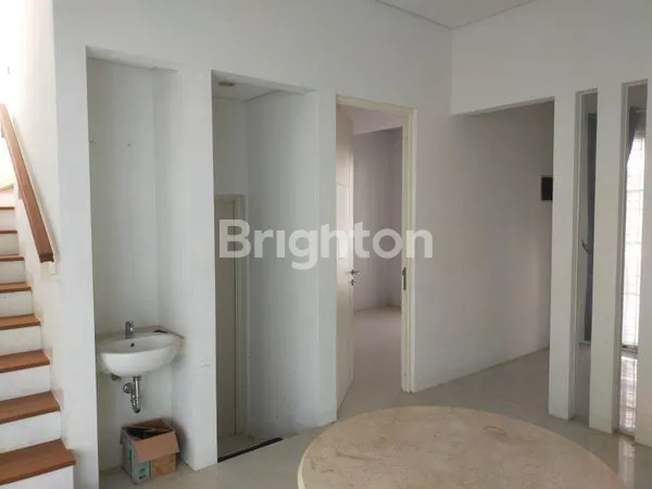 image RUMAH 2 LANTAI DEKAT DENGAN UNIVERSITAS BRAWIJAYA  (3)