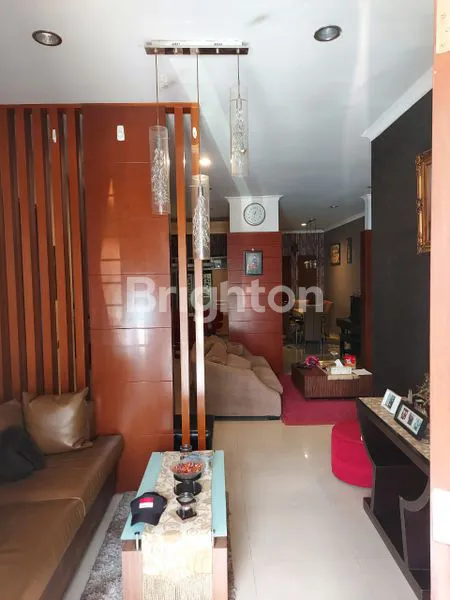 image RUMAH MEWAH 3 LANTAI DELATINOS BSD, FULL FURNISH, SHM (5)