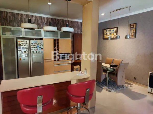 image RUMAH MEWAH 3 LANTAI DELATINOS BSD, FULL FURNISH, SHM (6)