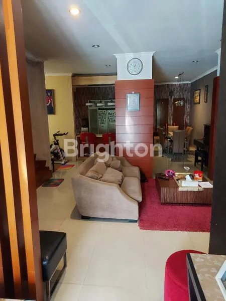 image RUMAH MEWAH 3 LANTAI DELATINOS BSD, FULL FURNISH, SHM (4)