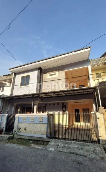 image HUNIAN STRATEGIS 2 LANTAI DI KOMPLEK PELNI (1)