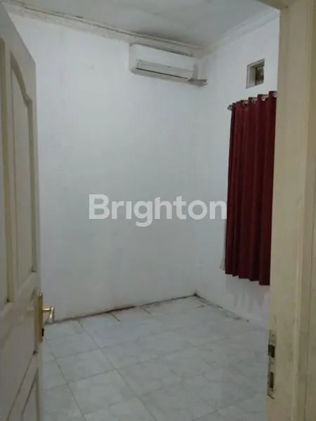 image RUMAH DI PETUKANGAN SELATAN  (3)