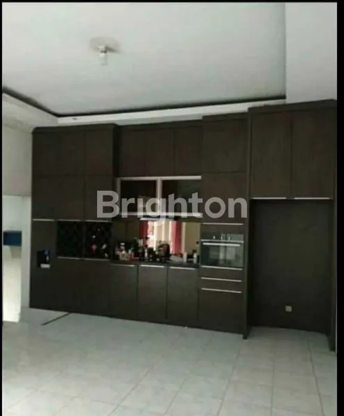 image RUMAH DI PETUKANGAN SELATAN  (5)