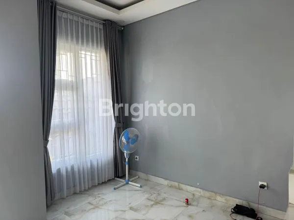 image RUMAH 2 LANTAI STRATEGIS DEKAT LIVING WORLD & UNIV NGURAH RAI (5)