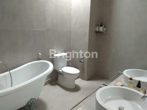 image RUMAH SEMI FURNISHES 3 LANTAI, ADA ROOFTOP, LOKASI STRATEGIS PUSAT KOTA DAERAH MENTENG ATAS - SETIABUDI, JAKARTA SELATAN (4)