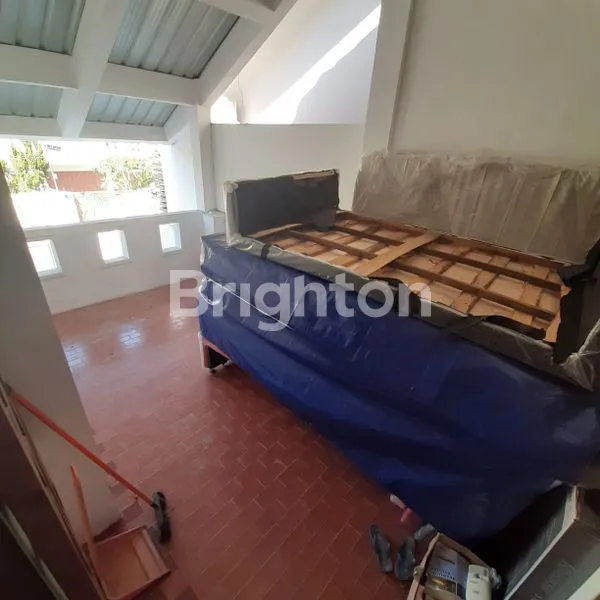 image RUMAH MEWAH DITENGAH KOTA (6)