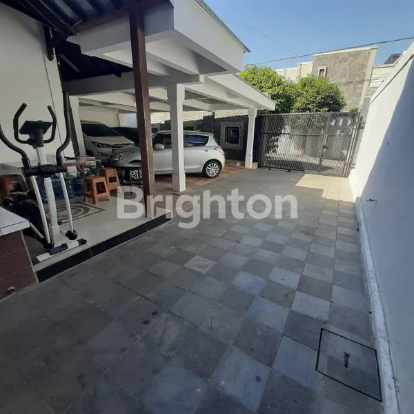 image RUMAH MEWAH DITENGAH KOTA (5)