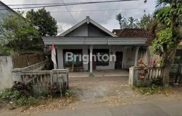 image RUMAH STRATEGIS PINGGIR JALAN RAYA DEKAT PASAR (1)