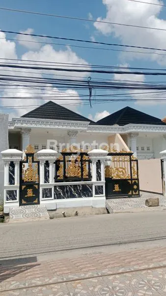 image RUMAH CANTIK SIAP HUNI BERGAYA KLASIK (1)