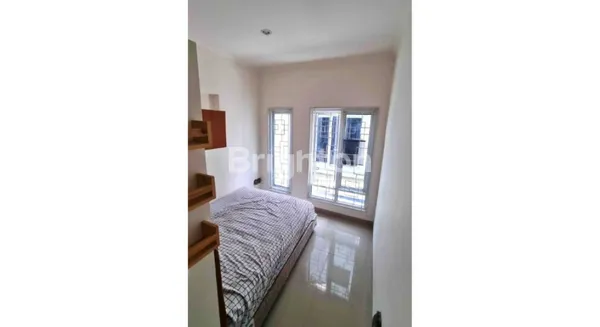 image RUMAH MODEL TOWNHOUSE SIAP HUNI CEMPAKA PUTIH (5)