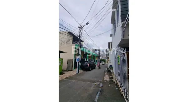 image RUMAH MODEL TOWNHOUSE SIAP HUNI CEMPAKA PUTIH (7)