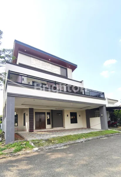 RUMAH MINIMALIS MODERN SEMI FURNISHED 4 KAMAR TIDUR THE ICON BSD CITY TANGERANG