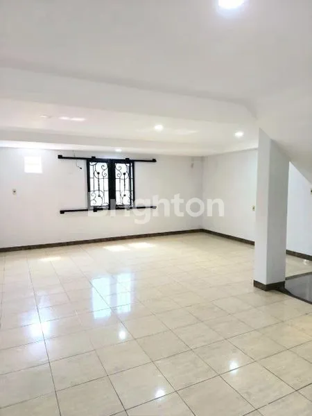 image DIJUAL RUMAH LEBAR 6 METER- DAERAH S.PARMAN - LOKASI SUPER INTIKOTAKOTA (7)