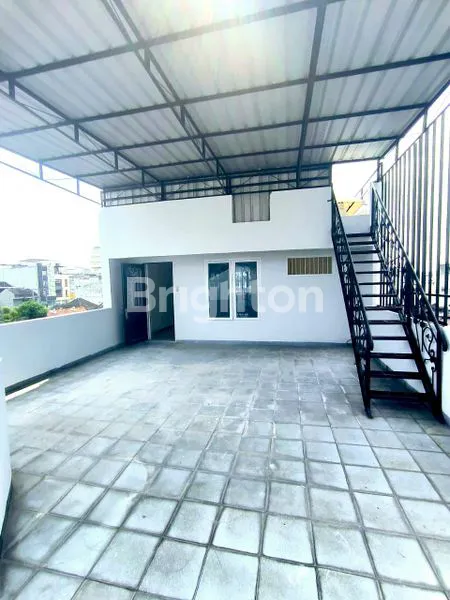 image DIJUAL RUMAH LEBAR 6 METER- DAERAH S.PARMAN - LOKASI SUPER INTIKOTAKOTA (8)