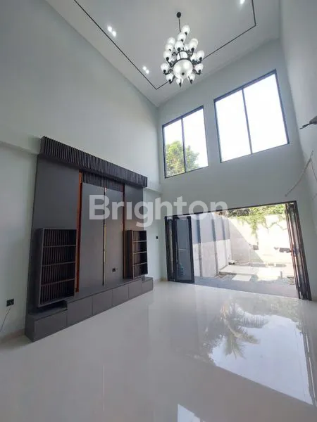 image RUMAH MEWAH BARU DI CLUSTER ELITE TAMAN RAYA, CIKUPA (2)