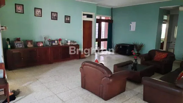 image RUMAH BESAR DI KEMANGGISAN (3)