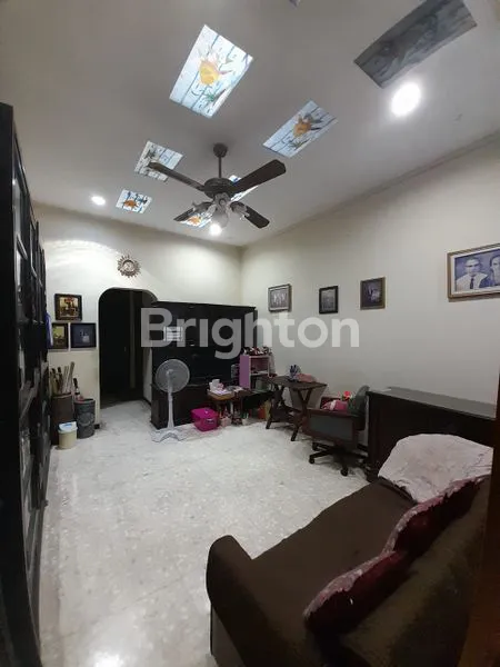 image RUMAH LAMA MASIH TERAWAT , LOKASI GAYAMSARI - SEMARANG TIMUR (4)