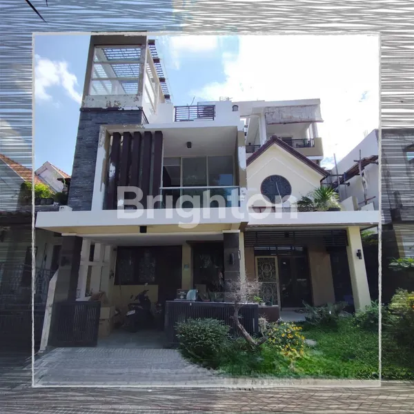 RUMAH 2 LANTAI RUMAH 2 LANTAI SIAP HUNI LOKASI STRATEGIS DEKAT  G-WALK GWALK GRAHA FAMILI PAKUWON MALL UNESA RAYA LONTAR HR MUHAMMAD MAYJEND SUNGKONO