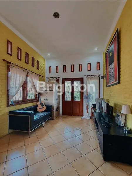 image RUMAH MEWAH 2 LANTAI STRATEGIS DEKAT TOL JAGORAWI - CIRACAS (7)