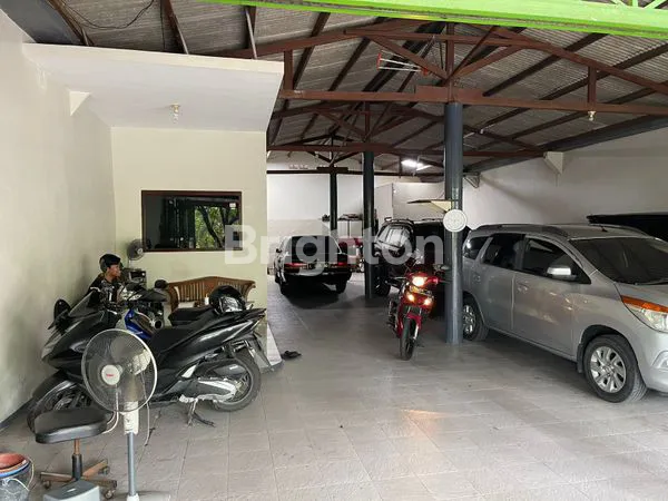 image DISEWAKAN EX SHOWROOM DI RUNGKUT HARAPAN,SURABAYA. (2)