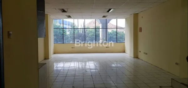 image RUKO 3 LANTAI + BASEMENT – JALAN WOLTER MONGINSIDI, JAKARTA SELATAN (2)