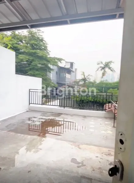 image RUMAH 2 LANTAI STRATEGIS CIPETE SELATAN - DEKAT MRT FATMAWATI (8)