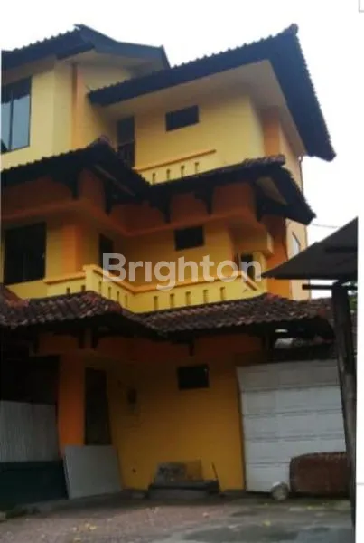RUMAH BESAR / GUDANG / TEMPAT USAHA