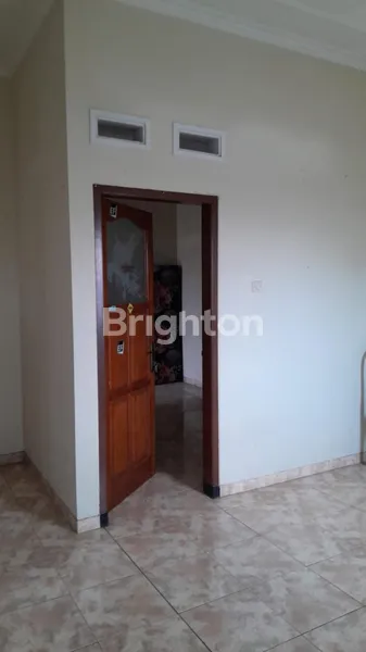 image RUMAH HOOK 2 LANTAI DAERAH SOEHAT LOKASI STRATEGIS, KOTA MALANG (6)