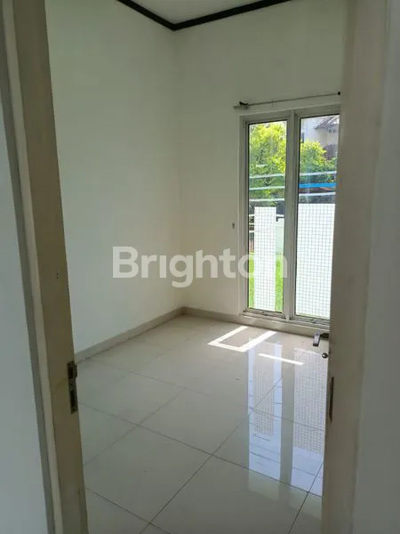 image RUMAH 2 LANTAI, LUAS, TERAWAT DAN SIAP HUNI DI KEMANG PRATAMA 2 -BEKASI (4)