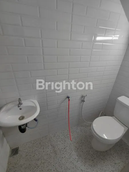 image RUMAH BARU SIAP HUNI 3 LANTAI PADEMANGAN (5)