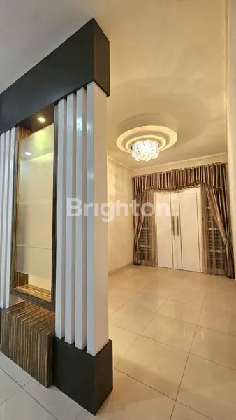 image RUMAH HOEK SIAP HUNI 2,5 LANTAI DI CLUSTER CLOVER GRAND ORCHARD KELAPA GADING JAKARTA UTARA (6)