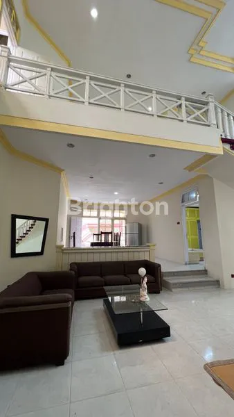 image RUMAH MEWAH SEMI FURNISHED DEKAT RS MITRA KELUARGA SATELIT INDAH (2)
