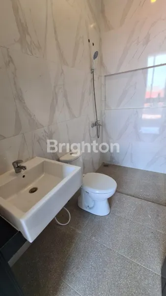 image RUMAH BARU 2 LANTAI DI KLAMPIS SEMOLO, DEKAT HOKKY MERR DAN JALAN RAYA MERR (8)