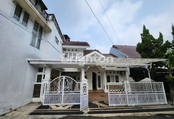 DI SEWAKAN RUMAH SIAP HUNI DI JL. YUDISTIRA, BUMI INDRA PRASTA