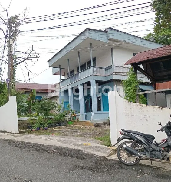 DI JUAL TANAH + BANGUNAN NYA