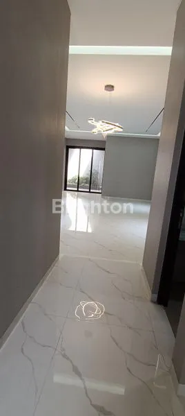 image RUMAH MEWAH GALAXY BUMI PERMAI 5+1 KT, ROW 3 MOBIL, DEKAT MERR (8)