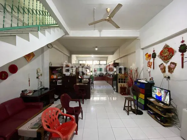 image RUKO STRATEGIS 2½ LANTAI DI INTI KOTA – JL. SUMATERA, MEDAN (1)